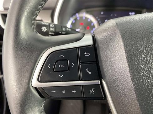 Used 2023 Toyota Highlander XLE image 17