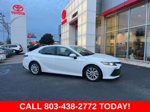 Used 2023 Toyota Camry LE image 2