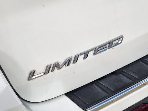Used 2022 Ford Explorer Limited w/ Equipment Group 301A RWD image 14