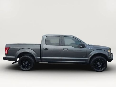 Used 2017 Ford F150 XLT w/ Equipment Group 302A Luxury RWD image 9