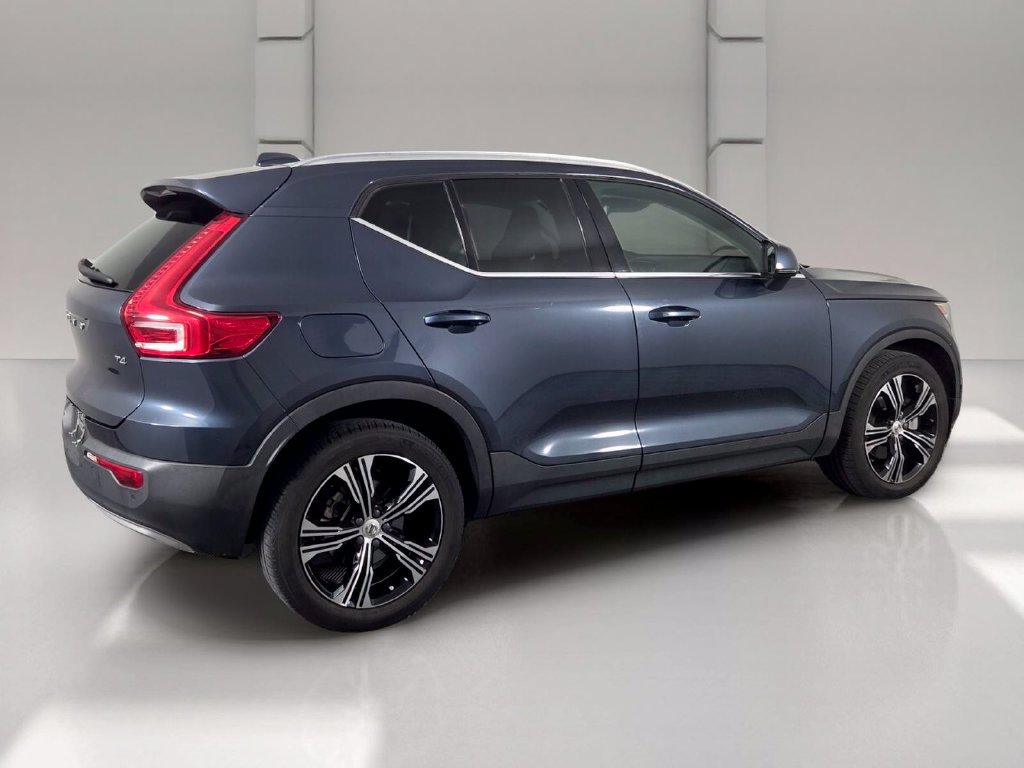 Used 2022 Volvo XC40 T4 Inscription FWD image 4