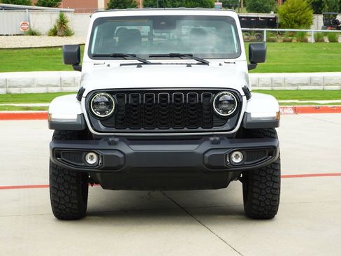 Used 2025 Jeep Gladiator Sport AWD/4WD image 7