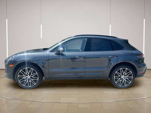 Certified 2026 Porsche Macan AWD/4WD image 2