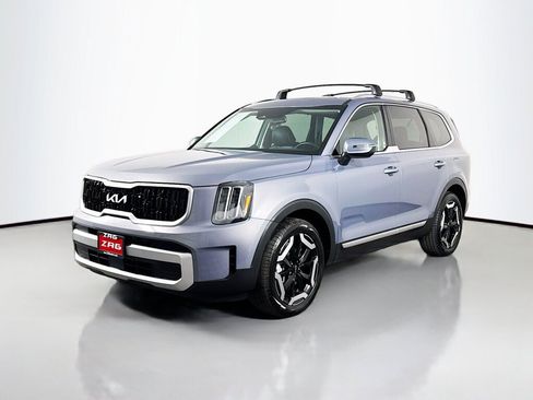 Used 2024 Kia Telluride EX w/ EX Captain's Chair Package FWD image 1