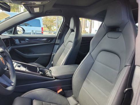 Used 2026 Porsche Panamera 4 image 22