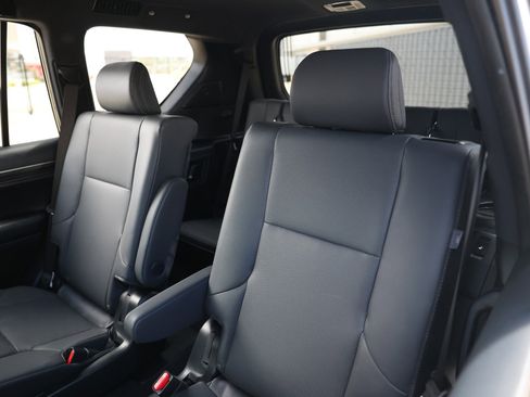 Used 2023 Lexus GX 460 Premium AWD/4WD image 12