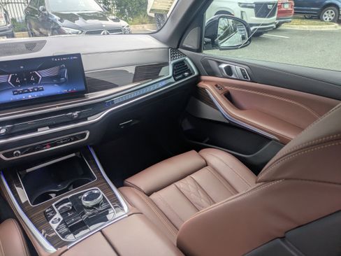 Used 2024 BMW X5 sDrive40i w/ Executive Package RWD image 17
