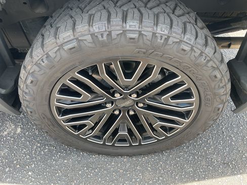 Certified 2022 GMC Sierra 1500 Denali Ultimate AWD/4WD image 6