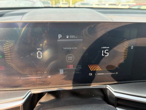 Used 2025 Kia Sorento EX AWD/4WD image 2