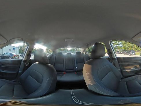 Used 2025 Nissan Altima 2.5 SV FWD image 43