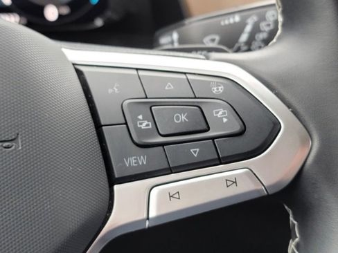 Used 2025 Volkswagen Atlas SE image 36