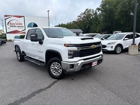 Used 2025 Chevrolet Silverado 2500 LT w/ Convenience Package AWD/4WD image 2
