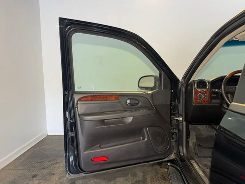 Used 2007 GMC Envoy Denali AWD/4WD image 7