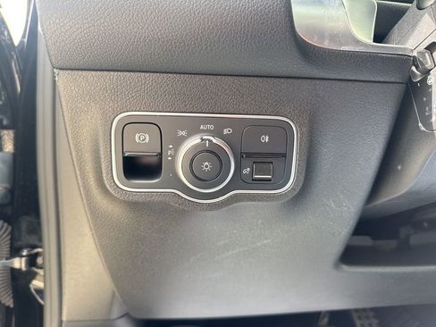 Used 2021 Mercedes-Benz GLB 250 4MATIC w/ AMG Line image 24