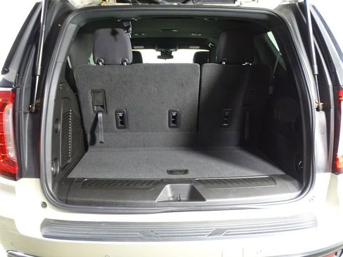 Used 2023 GMC Yukon SLE image 16