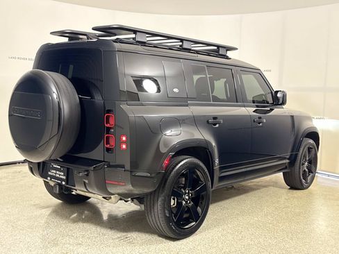 Used 2024 Land Rover Defender 110 X-Dynamic SE AWD/4WD image 5