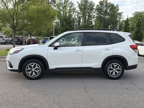 Used 2023 Subaru Forester Premium AWD/4WD image 6