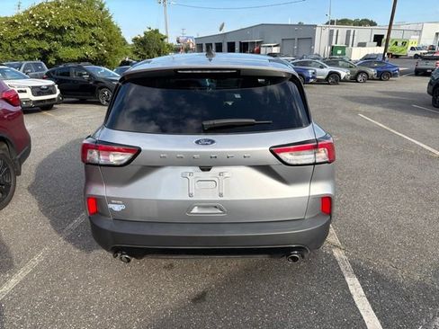 Used 2022 Ford Escape SE w/ SE Sport Appearance Package FWD image 6