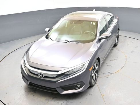 Used 2017 Honda Civic Touring image 36
