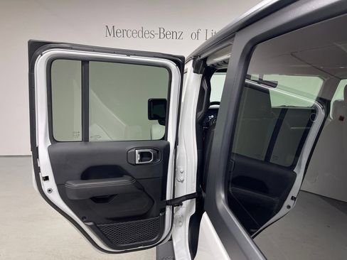 Used 2019 Jeep Wrangler Unlimited Sahara AWD/4WD image 23