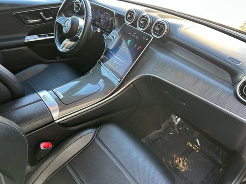 Used 2024 Mercedes-Benz GLC 300 image 18