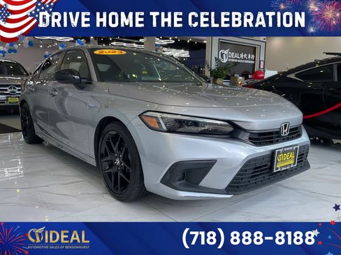 Used 2023 Honda Civic Sport image 1