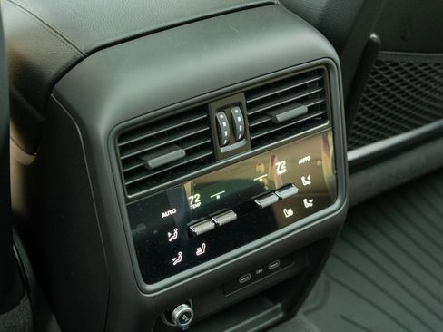 New 2026 Porsche Cayenne image 35