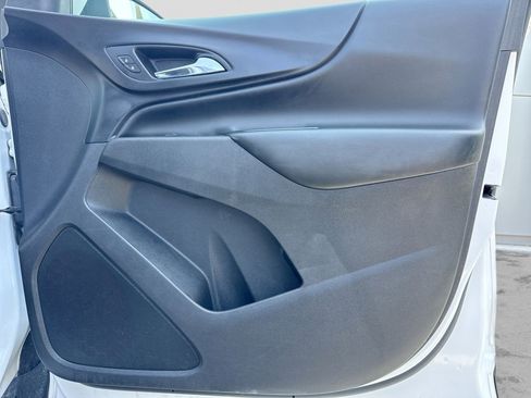 Used 2018 Chevrolet Equinox LT FWD image 31