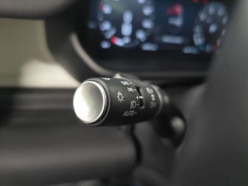 Certified 2024 Land Rover Defender 130 X-Dynamic SE image 26