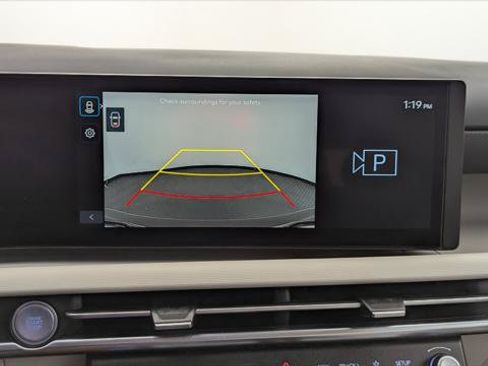 Used 2025 Hyundai Tucson SE FWD image 29