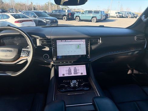 Used 2023 Jeep Grand Wagoneer Base image 22