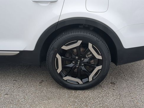 Certified 2023 Kia Telluride S w/ S Sunroof Package AWD/4WD image 10