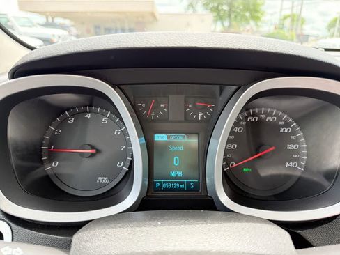 Used 2017 Chevrolet Equinox LT FWD image 34
