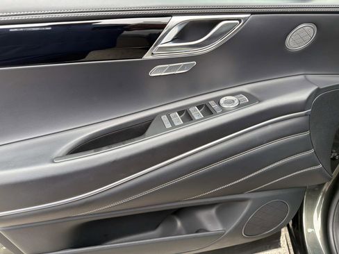 Used 2025 Genesis GV80 2.5T Standard AWD/4WD image 11