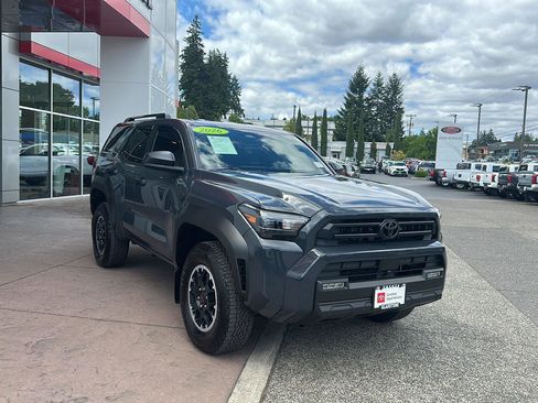 Certified 2026 Toyota 4Runner SR5 AWD/4WD image 7