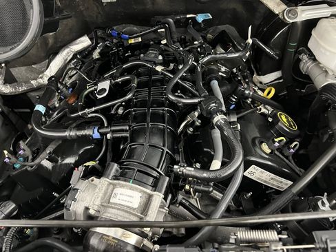 Used 2023 Ford Transit 350 XLT image 33