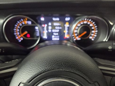 Used 2022 Jeep Gladiator Sport AWD/4WD image 14
