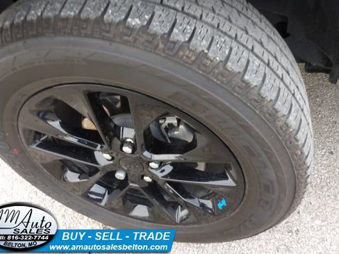 Used 2023 Jeep Wrangler Sahara w/ Cold Weather Group image 10