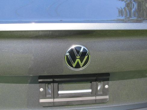 Used 2022 Volkswagen Jetta SE image 11