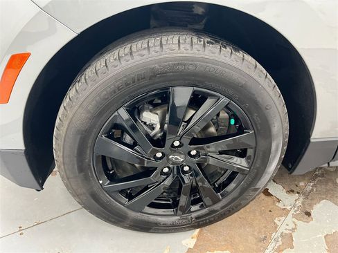 Used 2024 Chevrolet Equinox LS w/ LS Convenience Package image 26