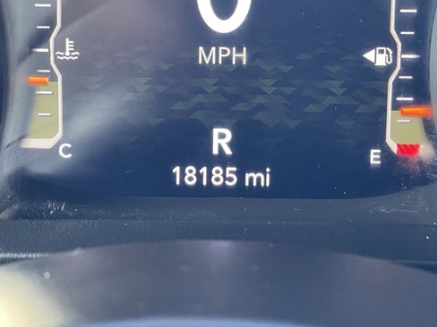 Used 2024 Jeep Gladiator Sport image 11