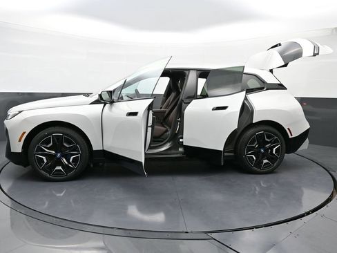 New 2025 BMW iX xDrive50 image 42