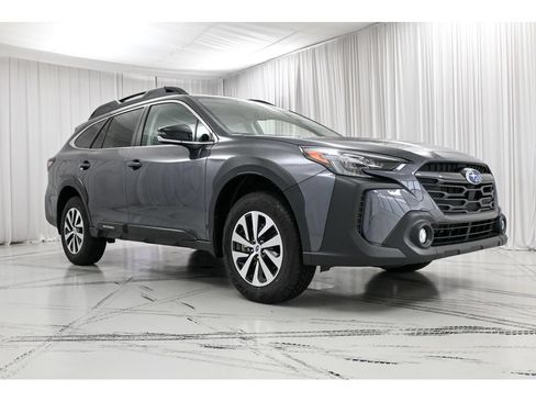 Used 2025 Subaru Outback Premium AWD/4WD image 2