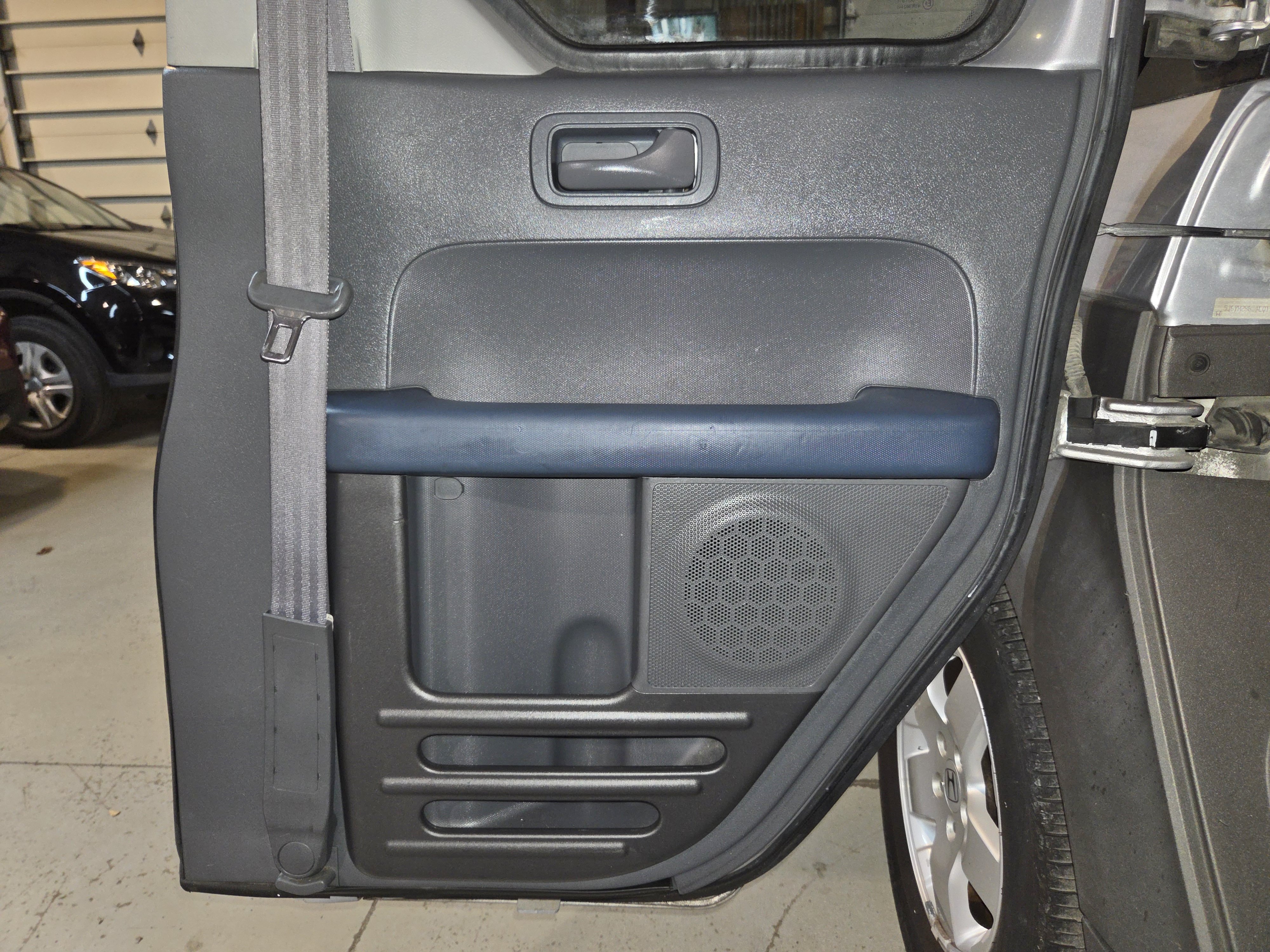 Used 2004 Honda Element EX image 22