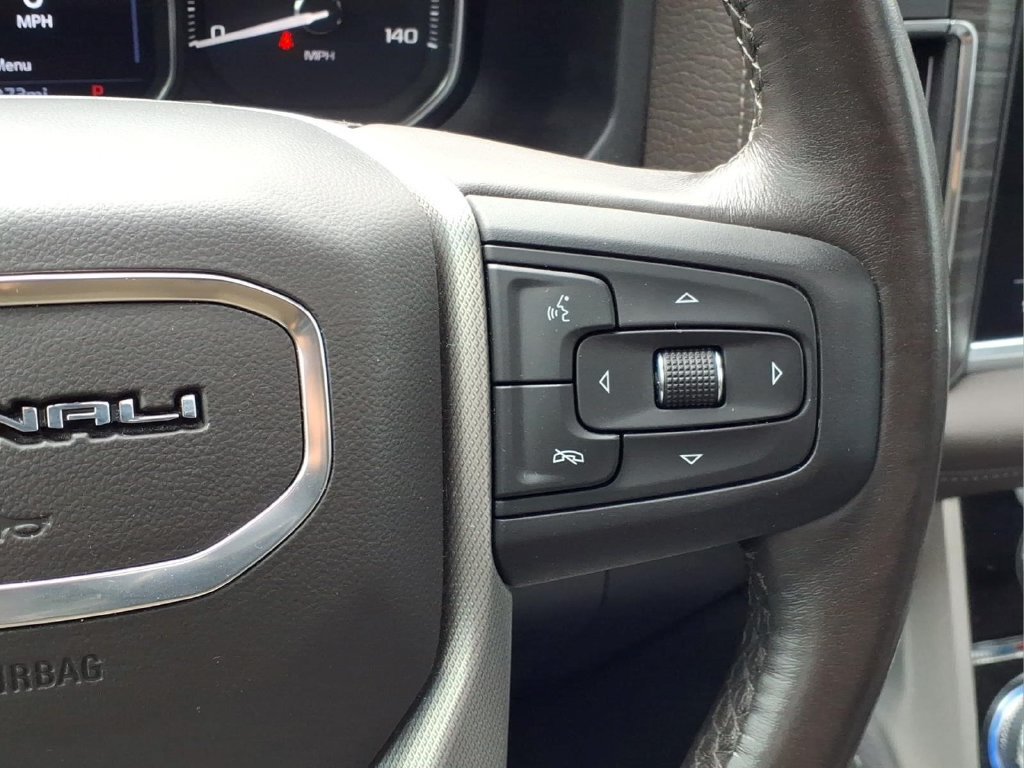 Used 2021 GMC Yukon XL Denali w/ Denali Premium Package AWD/4WD image 25