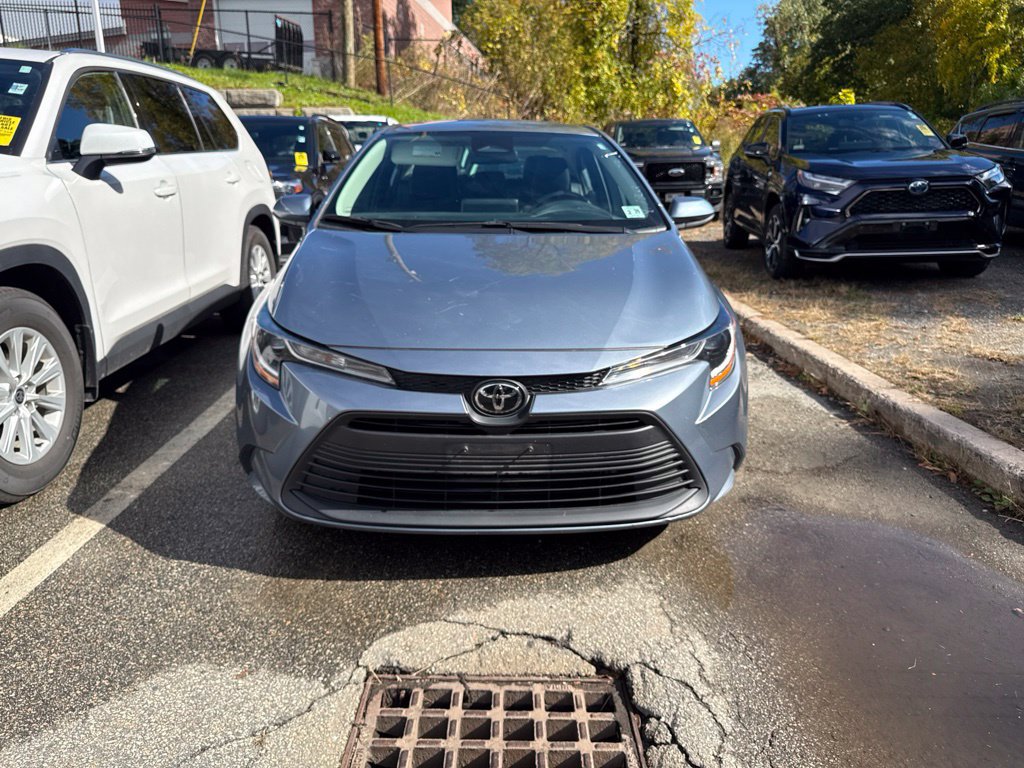 Used 2024 Toyota Corolla LE FWD image 3
