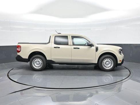 New 2025 Ford Maverick XL image 16