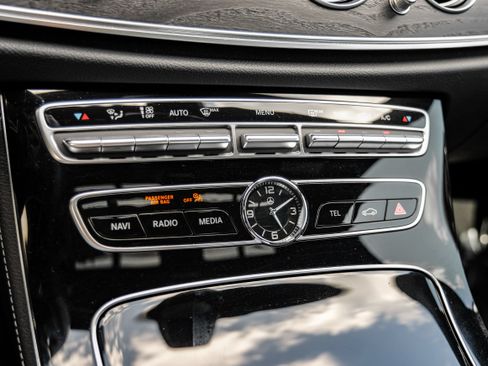Used 2017 Mercedes-Benz E 300 image 26