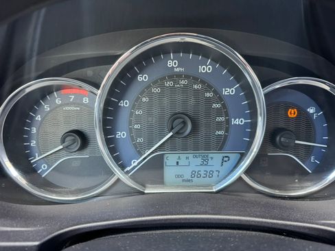 Used 2014 Toyota Corolla LE image 11