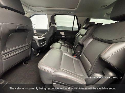 Used 2025 Ford Expedition Max Active AWD/4WD image 8